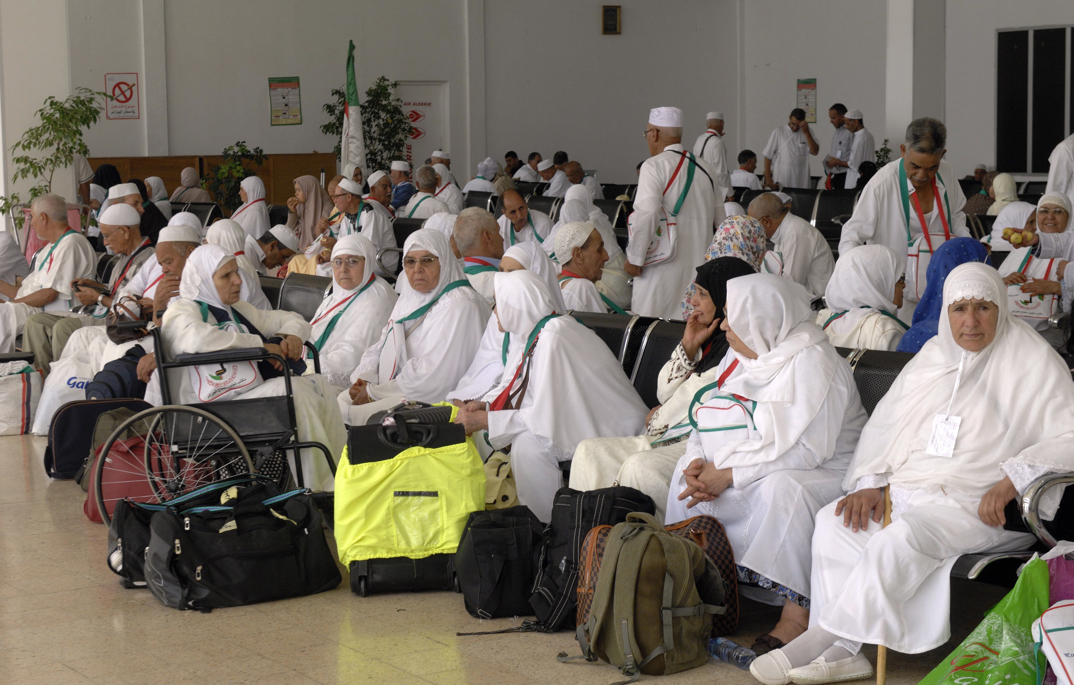 Hadj: Retour au pays du premier groupe de pèlerins algériens - AL24 News